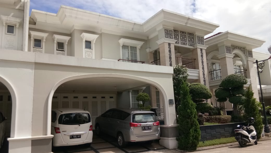 Eah. Rumah Dijual di Cluster Emerald Mansion Lippo Cikarang